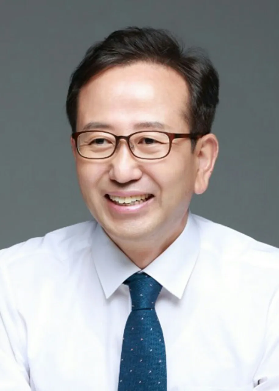 강준석