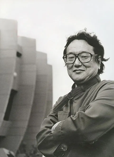 김수근