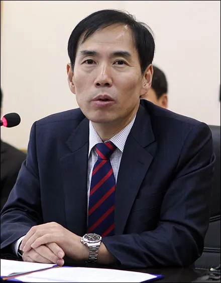 김수창