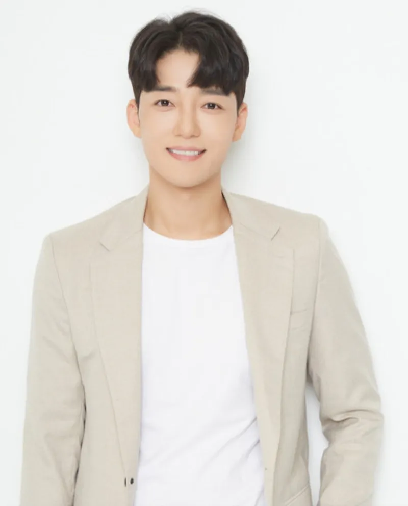김진우(배우)