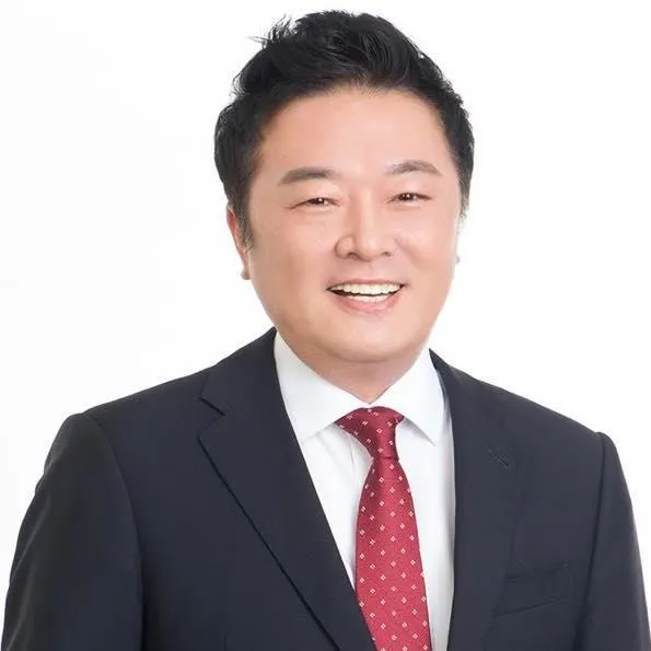 김철근