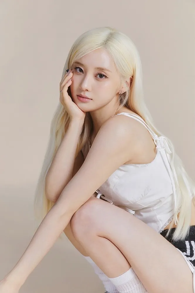 나영(LIGHTSUM)