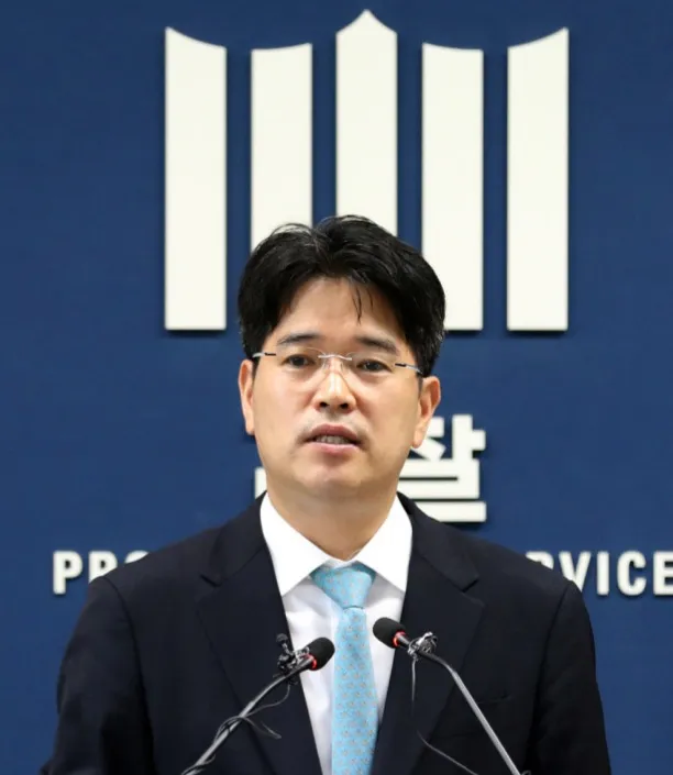 박재억