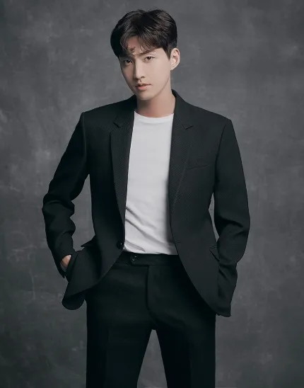 백민현