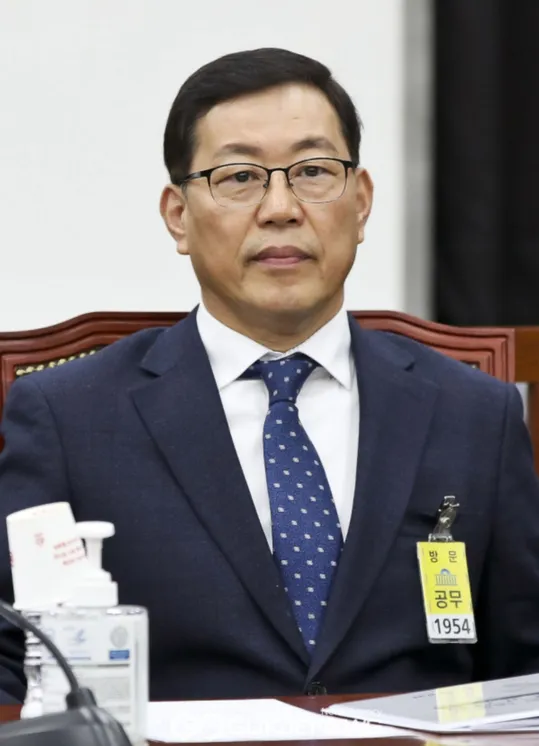 백종욱