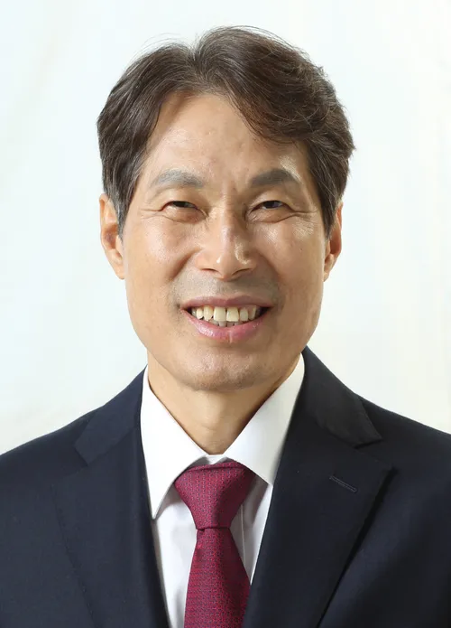 이진훈