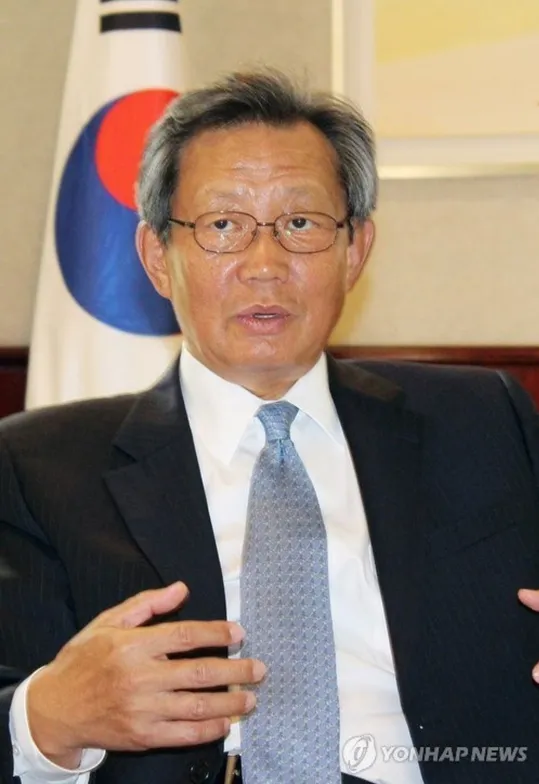 최영진(외교관)