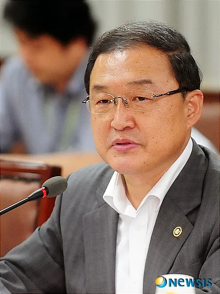 최원영(공무원)