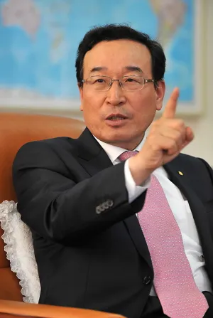 함인석